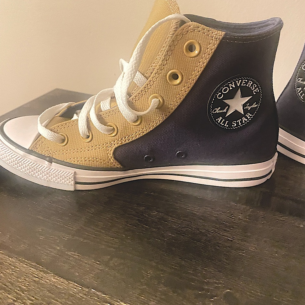 Brand converse sneakers!!